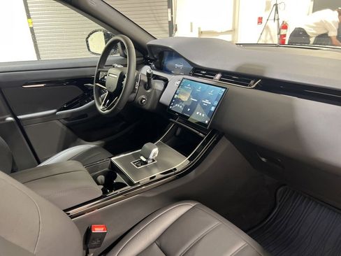 Used 2025 Land Rover Range Rover Evoque Dynamic SE image 24