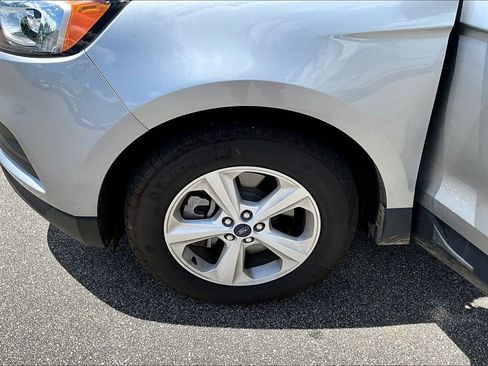 Used 2021 Ford Edge SE FWD image 9