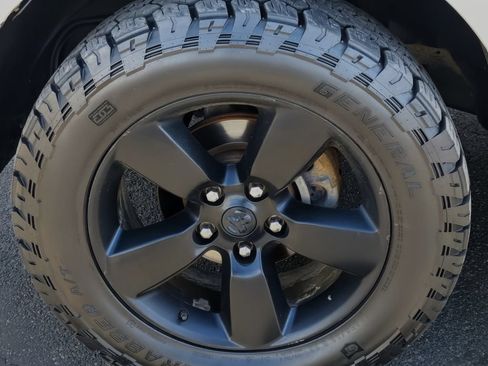 Used 2019 RAM 1500 Express w/ Wheel & Sound Group AWD/4WD image 14