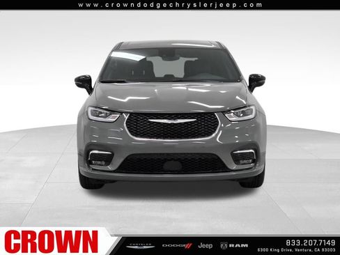 New 2025 Chrysler Pacifica Select image 2