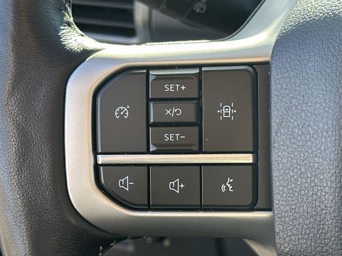 Used 2024 Ford Expedition Max XLT image 26