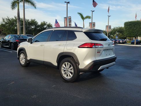 Used 2024 Toyota Corolla Cross LE image 8