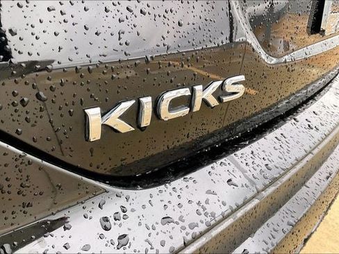 Used 2023 Nissan Kicks SV w/ Interior Electronics Package image 8