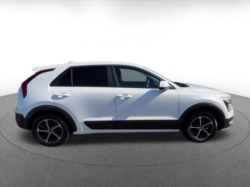 Used 2026 Kia Niro LX FWD image 16