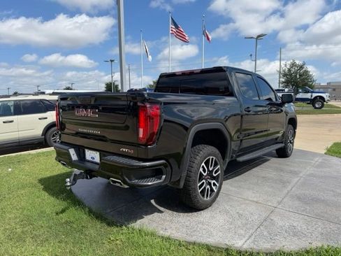 Used 2025 GMC Sierra 1500 AT4 w/ AT4 Premium Package AWD/4WD image 6