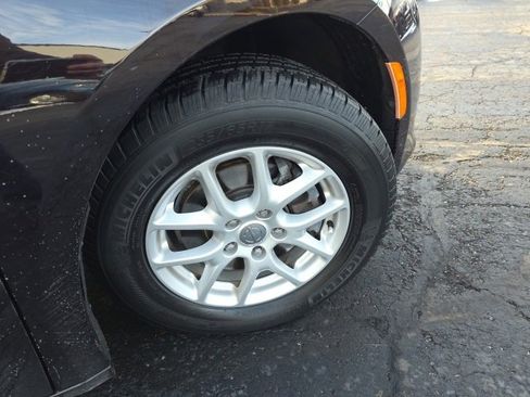 Used 2017 Chrysler Pacifica Touring image 46