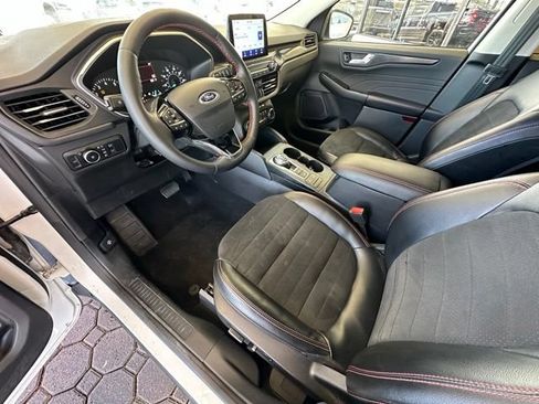 Used 2022 Ford Escape SEL w/ SEL Stealth AWD Package image 18
