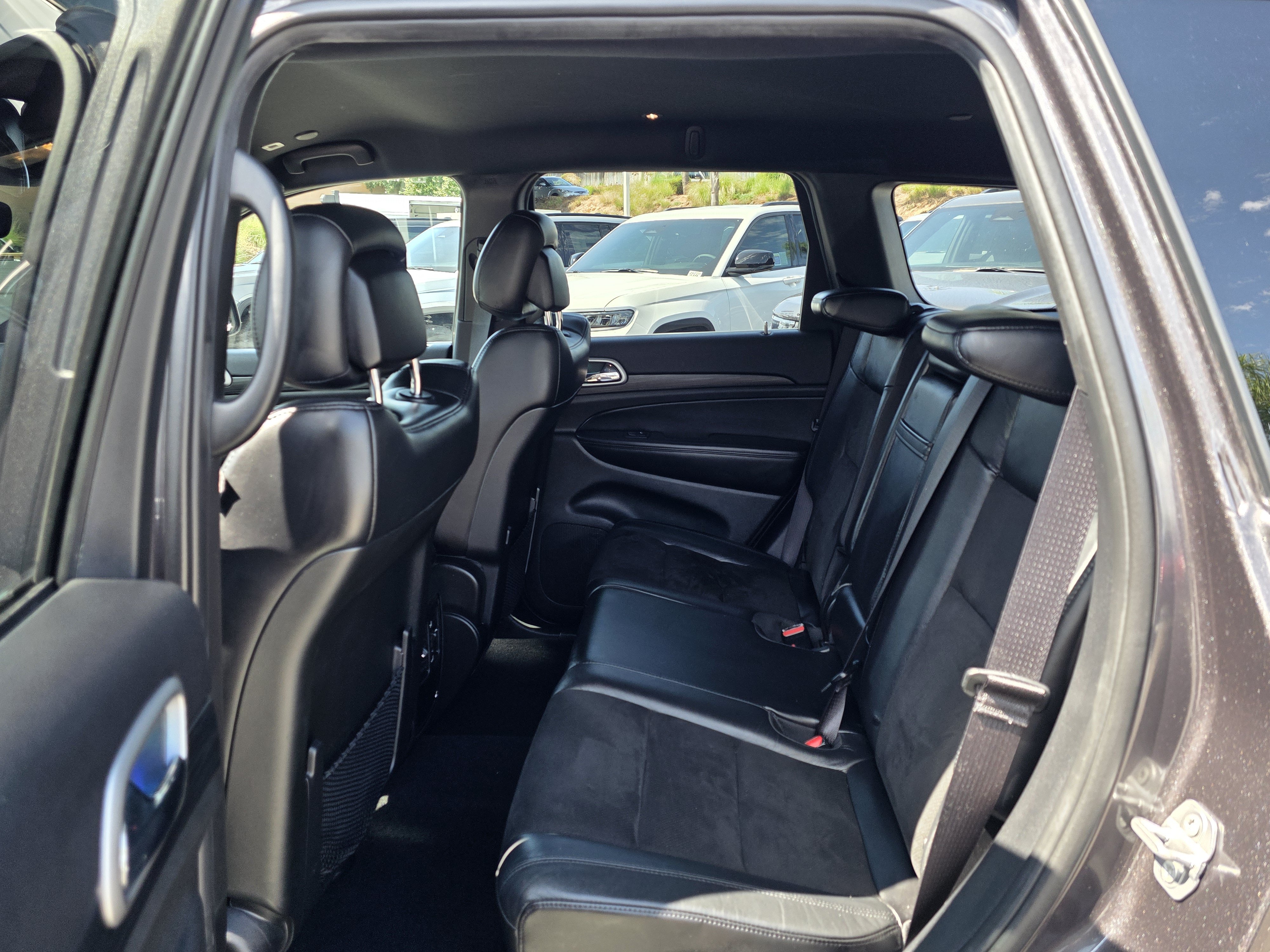 Certified 2019 Jeep Grand Cherokee Laredo w/ Laredo X Package RWD image 19