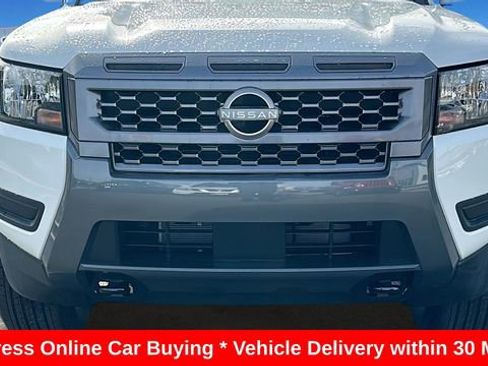 Certified 2025 Nissan Frontier SV image 9