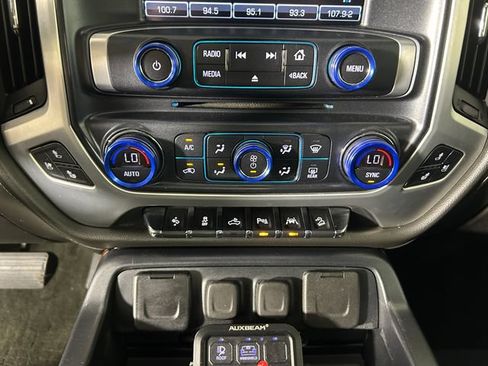 Used 2018 GMC Sierra 1500 SLT AWD/4WD image 22