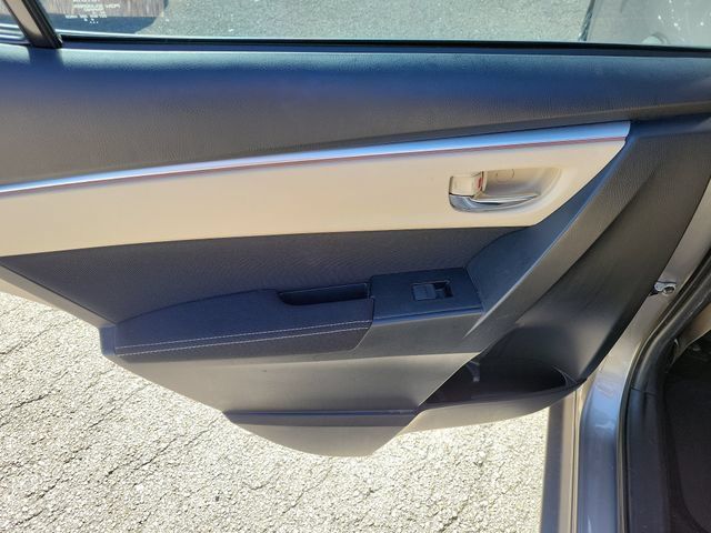Used 2016 Toyota Corolla LE FWD image 9