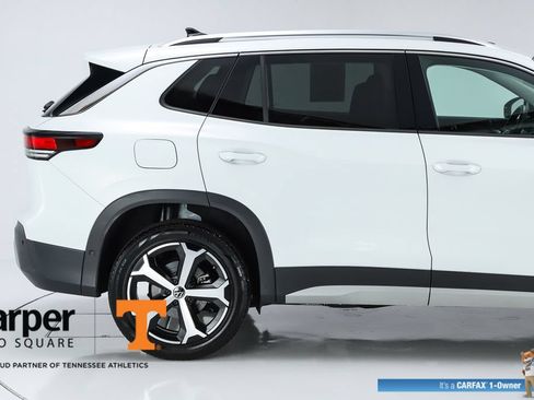 Used 2025 Volkswagen Tiguan SE w/ Panoramic Sunroof Package AWD/4WD image 50