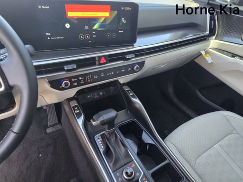 New 2025 Kia Sorento S image 18