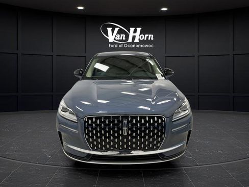 Used 2025 Lincoln Corsair Reserve w/ Towing Package AWD/4WD image 11