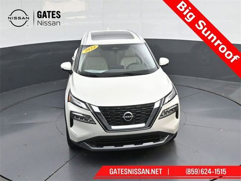 Used 2023 Nissan Rogue SL w/ SL Premium Package image 45