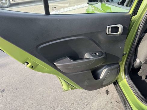 Used 2021 Hyundai Venue SE image 14