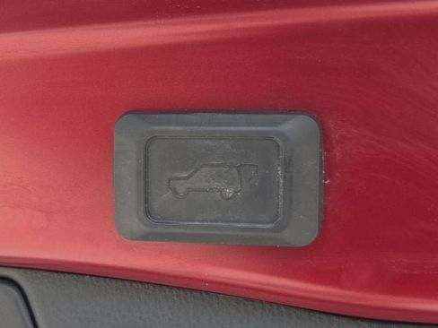 Used 2023 Toyota RAV4 Limited FWD image 32