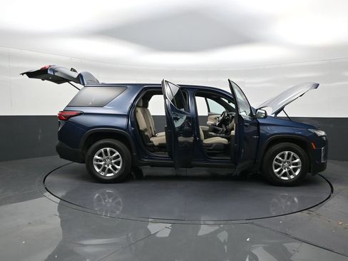 Used 2023 Chevrolet Traverse LS FWD image 29