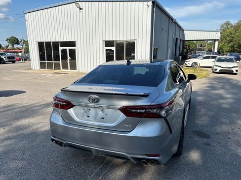 Used 2023 Toyota Camry XSE FWD image 9