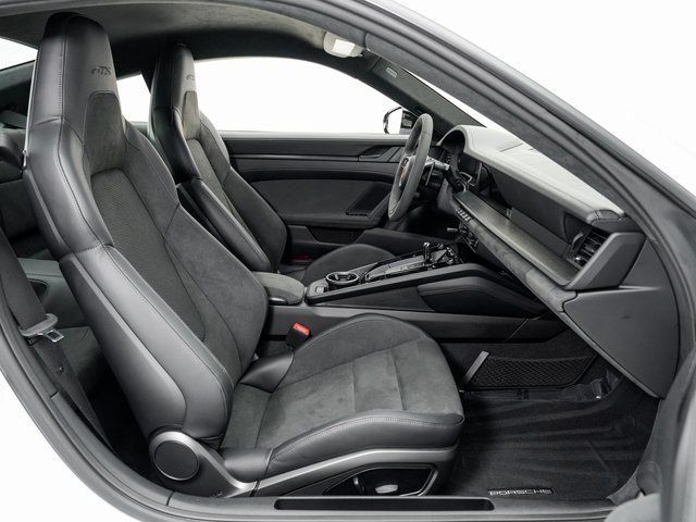 Certified 2025 Porsche 911 Carrera GTS RWD image 27