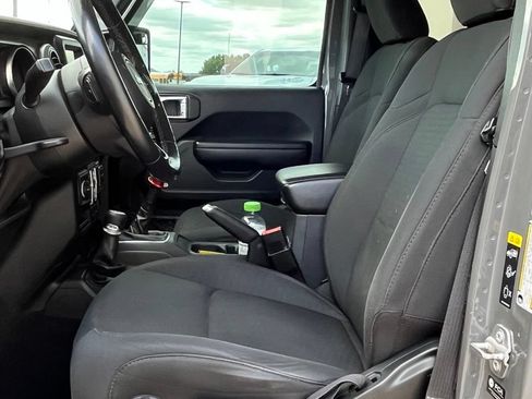 Used 2021 Jeep Gladiator Sport AWD/4WD image 12