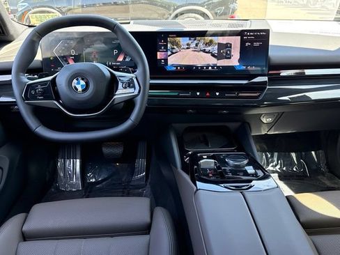 Used 2026 BMW 530i w/ Premium Package RWD image 30