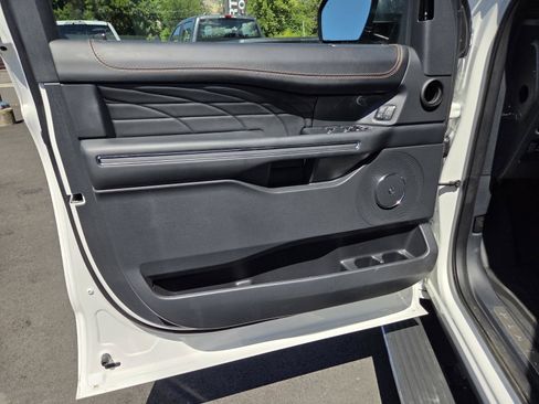 Used 2024 Ford Expedition Platinum RWD image 12