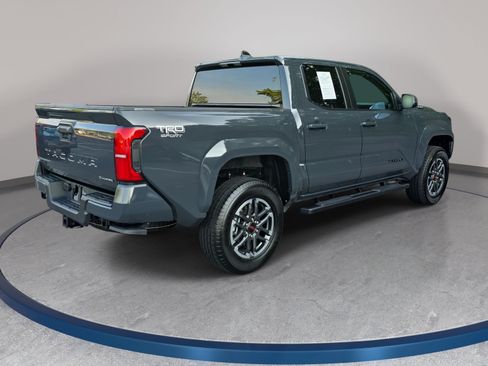 Used 2025 Toyota Tacoma TRD Sport AWD/4WD image 5