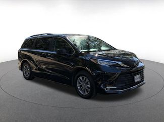 Used 2023 Toyota Sienna XLE video 1