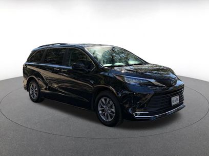 Used 2023 Toyota Sienna XLE