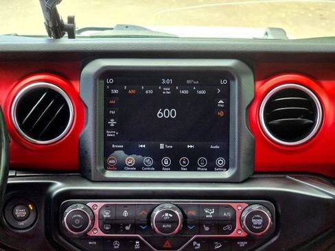 Used 2019 Jeep Wrangler Unlimited Rubicon AWD/4WD image 26