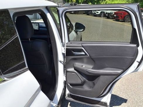 Used 2025 Mitsubishi Outlander SE AWD/4WD image 35