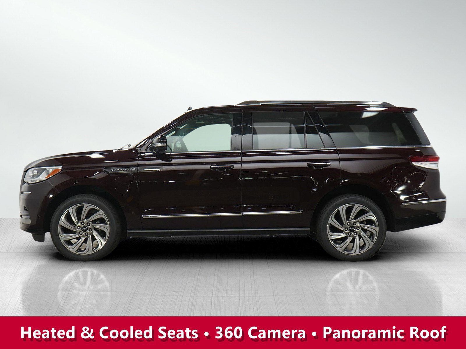 Used 2023 Lincoln Navigator Reserve w/ Equipment Group 201A AWD/4WD image 2