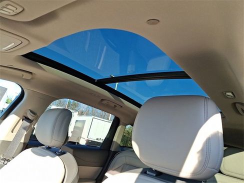 Used 2025 Lincoln Nautilus Premier w/ Equipment Group 102A image 14