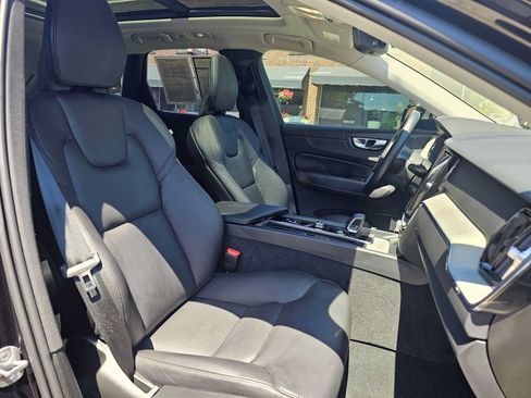 Certified 2025 Volvo XC60 T8 Plus w/ Protection Package Premier AWD/4WD image 11
