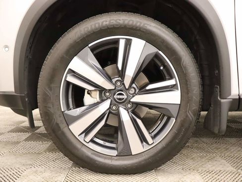 Used 2023 Nissan Rogue SL w/ SL Premium Package FWD image 6