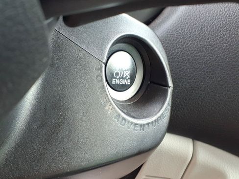 Used 2020 Jeep Renegade Limited w/ Safety and Security Group FWD image 21