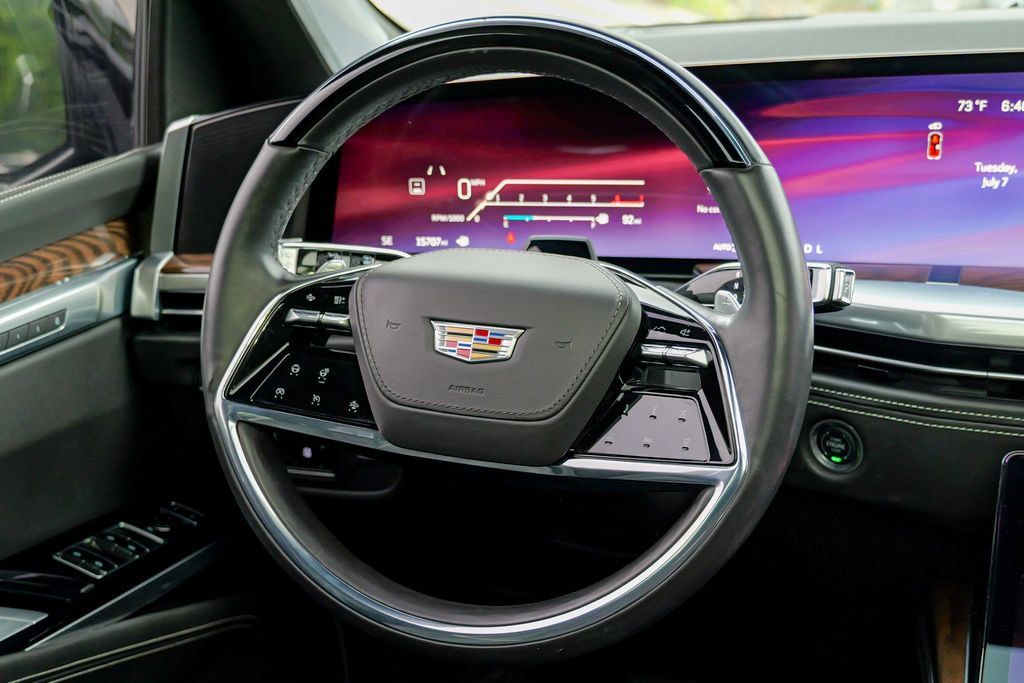 Used 2025 Cadillac Escalade ESV Sport Platinum AWD/4WD image 44