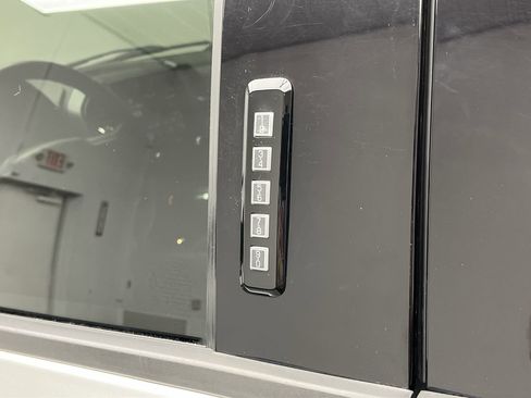 Used 2016 Ford F150 XLT w/ Equipment Group 302A Luxury image 7