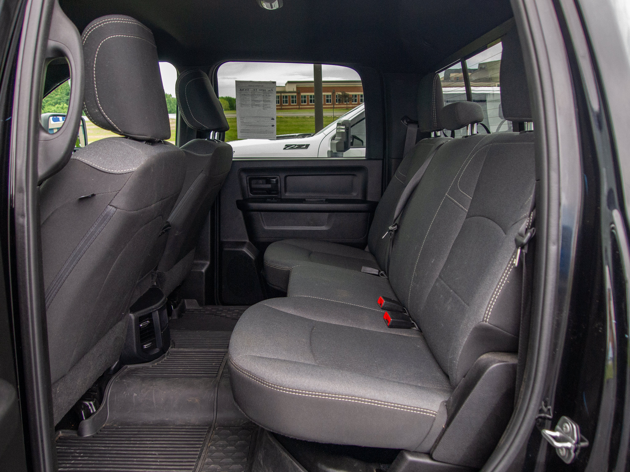 Used 2024 RAM 3500 Tradesman w/ Chrome Appearance Group AWD/4WD image 25