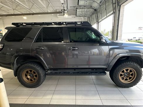 Used 2019 Toyota 4Runner TRD Off-Road AWD/4WD image 17