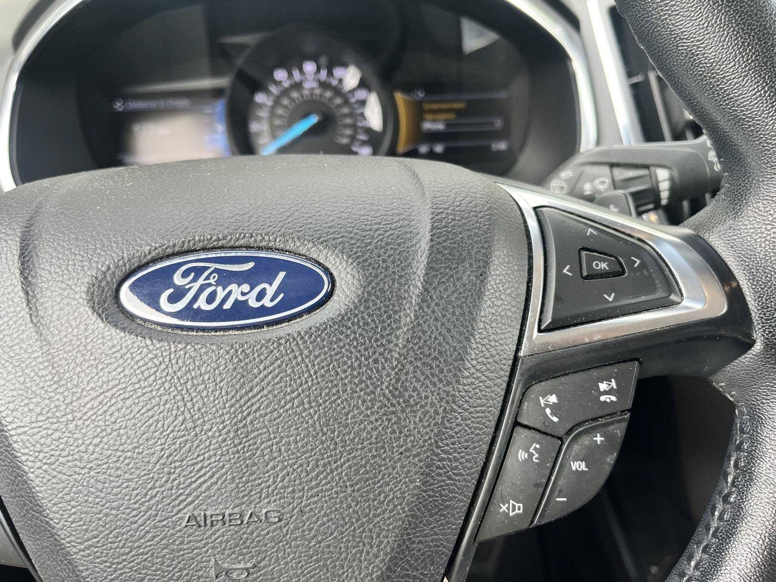 Used 2020 Ford Edge Titanium w/ Equipment Group 301A AWD/4WD image 27