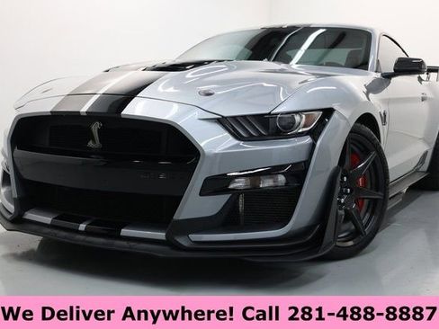 Used 2022 Ford Mustang Shelby GT500 w/ Carbon Fiber Track Pack image 2