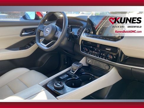 Used 2023 Nissan Rogue SL w/ SL Premium Package image 40