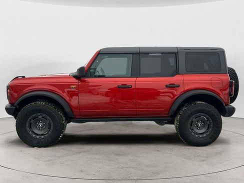 Used 2024 Ford Bronco Badlands image 2