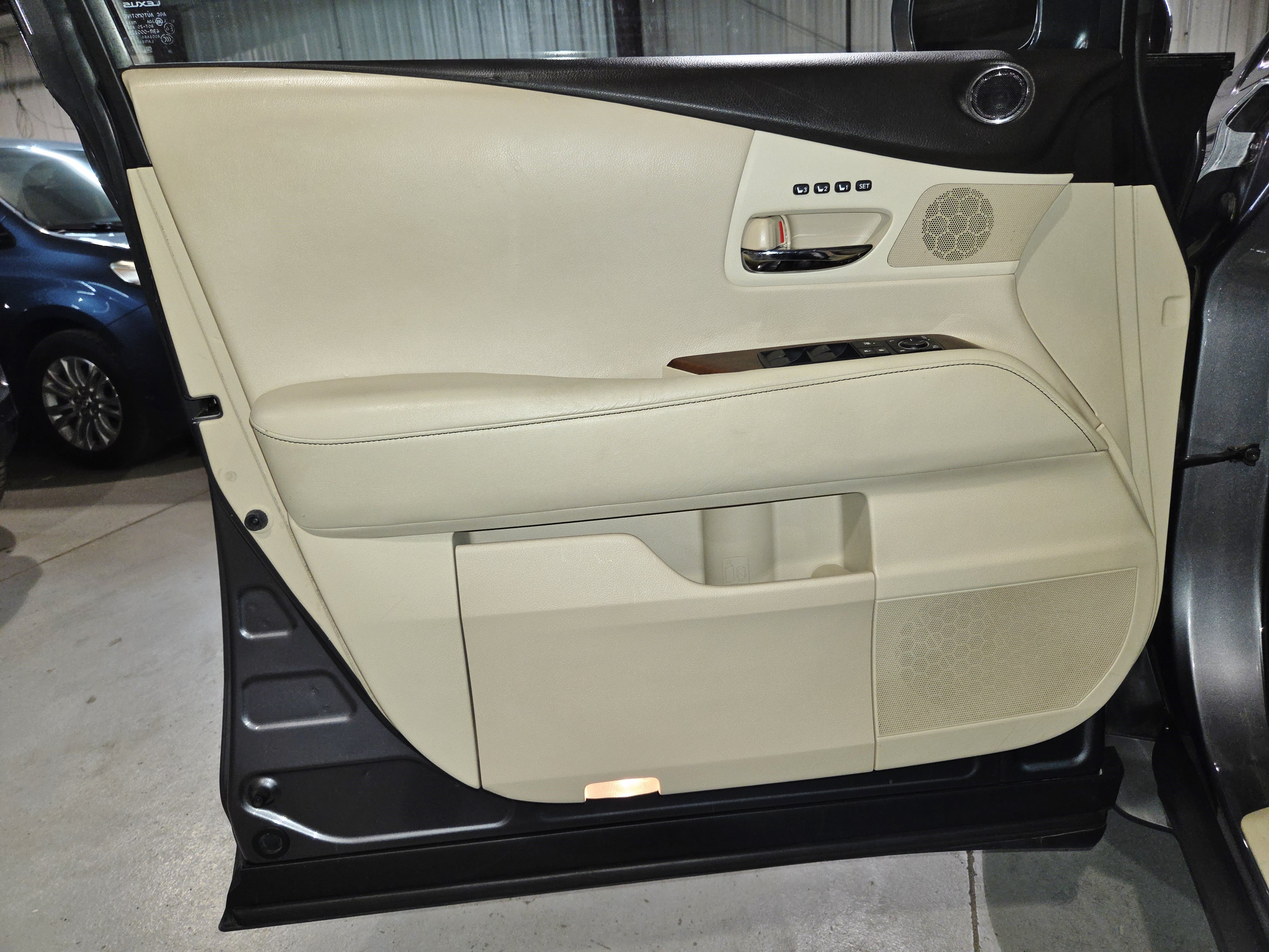 Used 2013 Lexus RX 450h FWD w/ Navigation Pkg image 13
