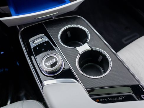 Certified 2024 Cadillac Lyriq Luxury AWD/4WD image 30