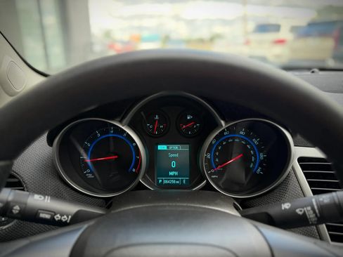 Used 2016 Chevrolet Cruze LT FWD image 10