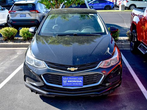 Used 2016 Chevrolet Cruze LS FWD image 2