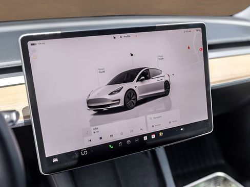 Used 2023 Tesla Model 3 Standard Range RWD image 14
